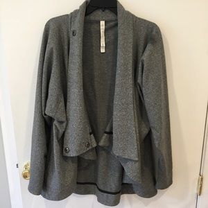 Lululemon gray wrap